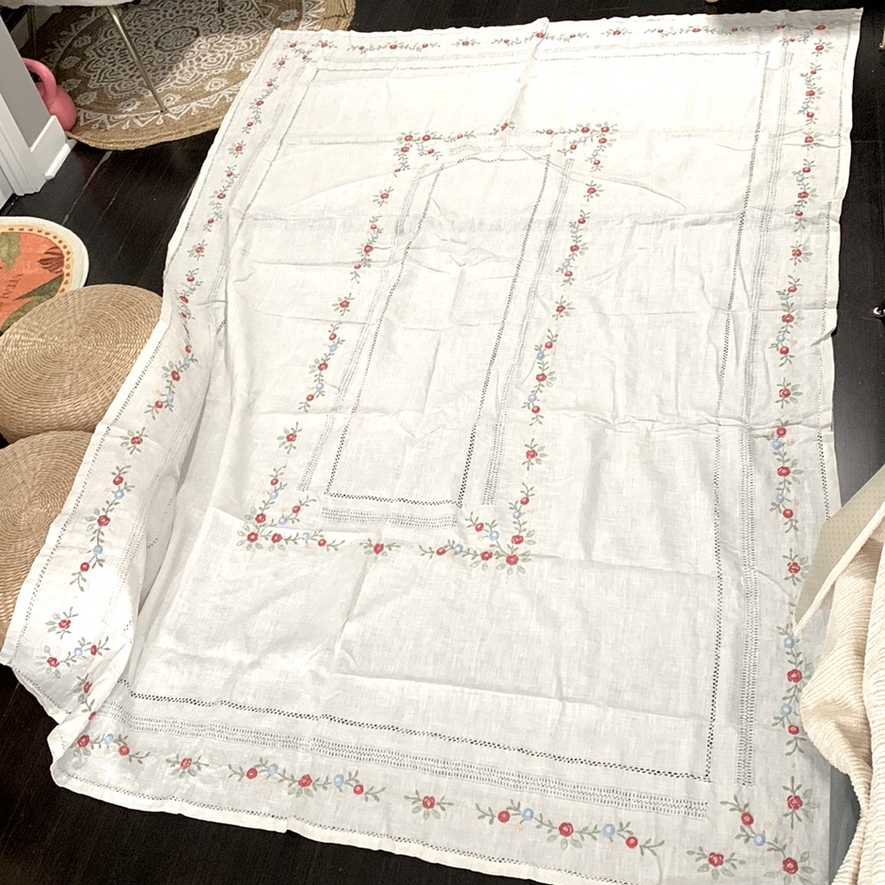 Gifts for Mom 🌸✨ April Cornell Embroidered Table Linen